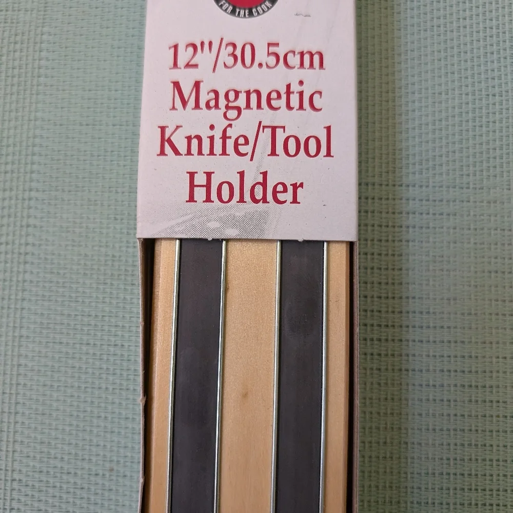 Magnetic Knife Holder Wood NEW Mounts to a Surface